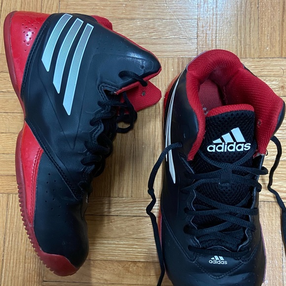 LIMITED ED. ADIDAS SNEAKER - HIGH CUT - WOMENS US 6 - BLACK, RED + WHITE - Picture 4 of 8